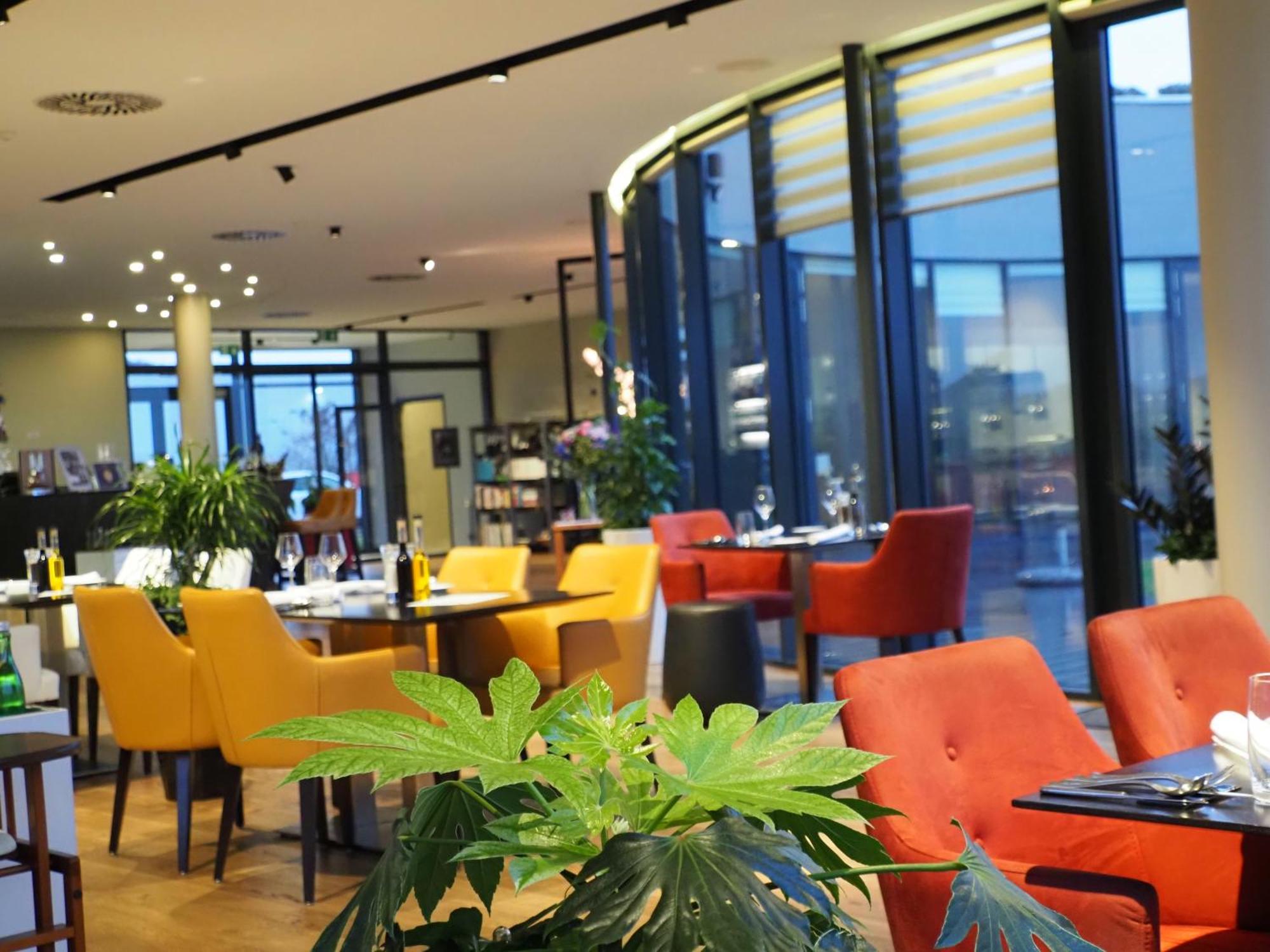 Mg Restaurace/Luxury Apartments 믈라다볼레슬라프 외부 사진