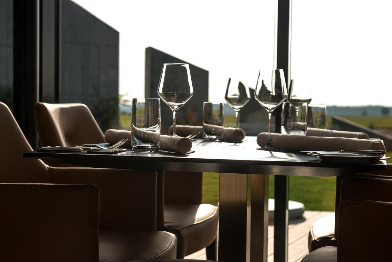 Mg Restaurace/Luxury Apartments 믈라다볼레슬라프 외부 사진
