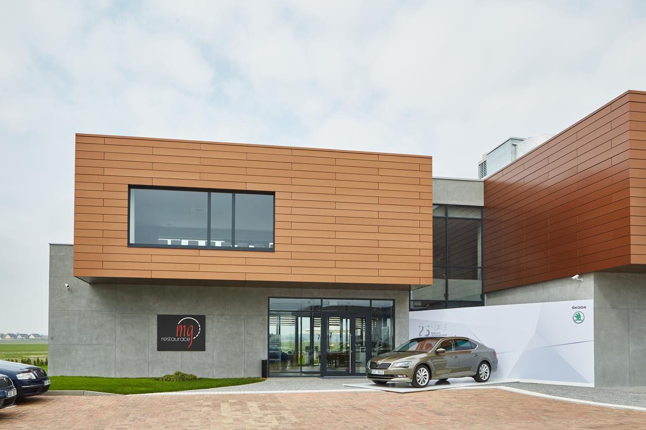 Mg Restaurace/Luxury Apartments 믈라다볼레슬라프 외부 사진